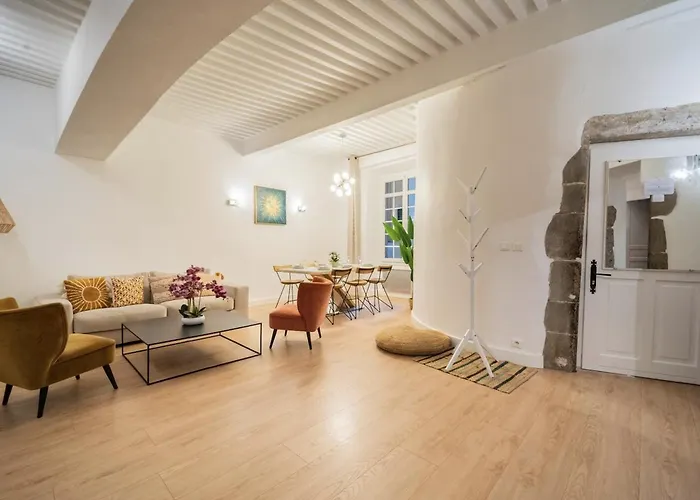 Apartment Hyper Centre Proche Gare Sauna Balcon Annecy